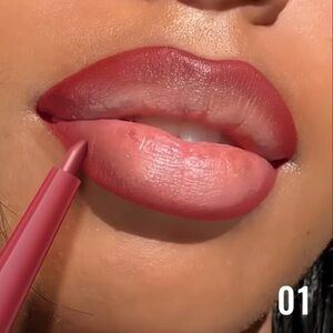 Set of 3pcs LIP LINERS